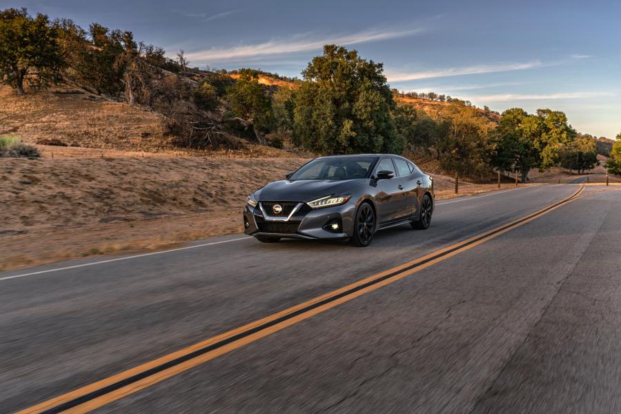  Nissan Maxima SR 2018 года  (фото 1 из 30)
